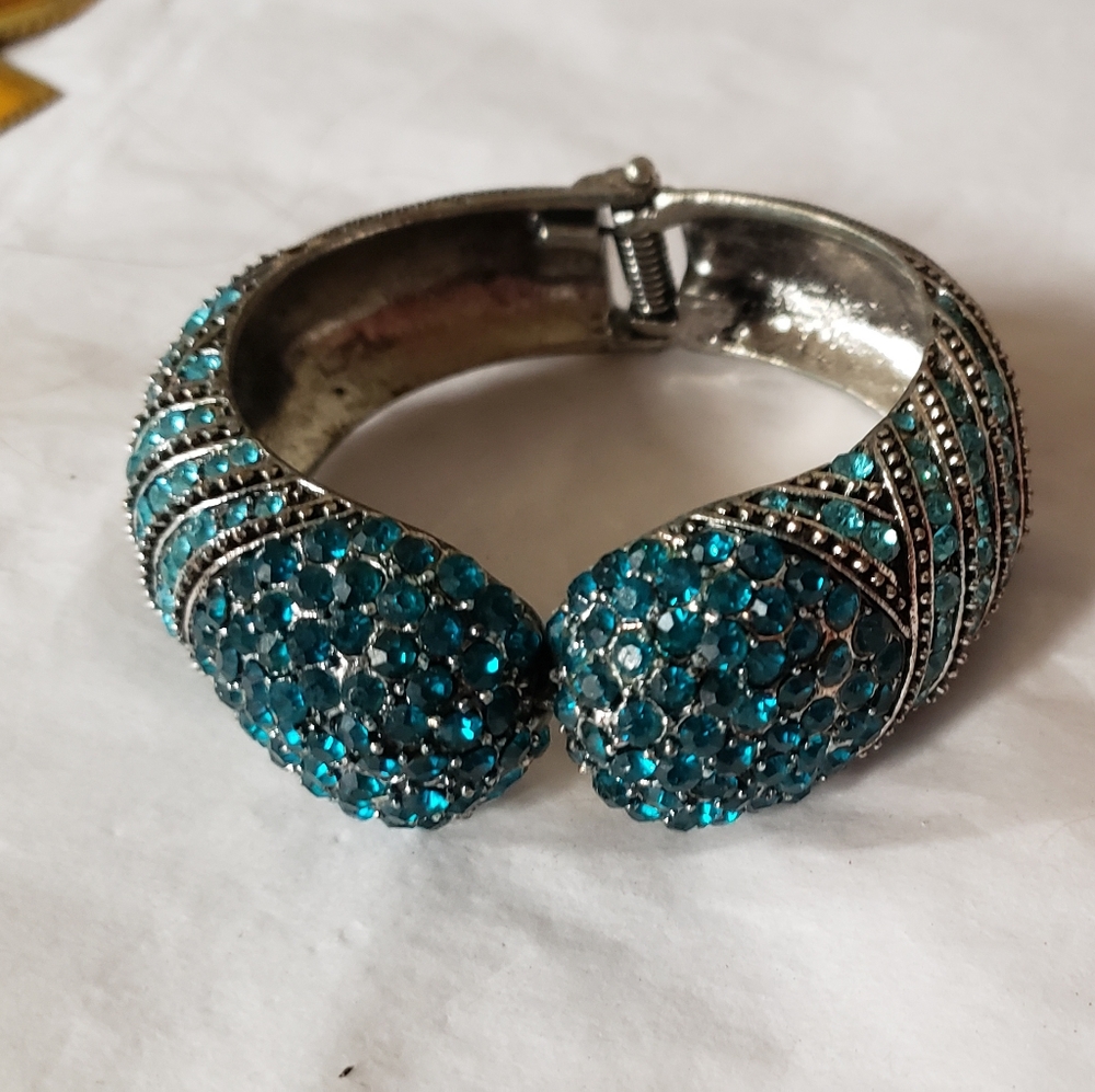 Vintage Rhinestone and silver tone clamp bracelet